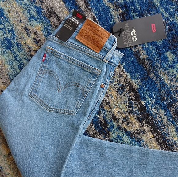 Levis Wedgie Straight Jeans Light Wash Tango Blue - Picture 13 of 16